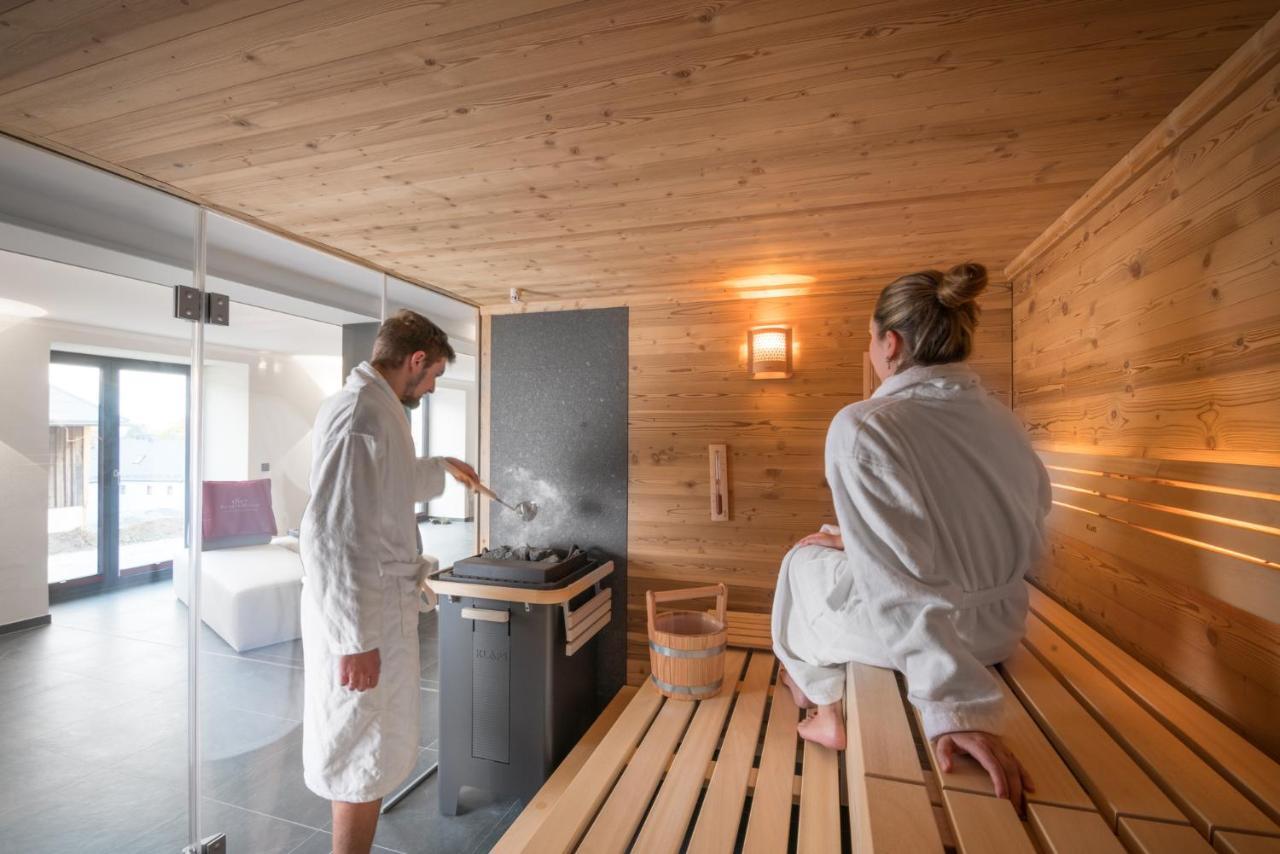 Chalet-Ferienwohnung Giebeltraum, 115 Qm, Wellness/Fitness/Sauna - Bergroedelhof Feilitzsch Esterno foto